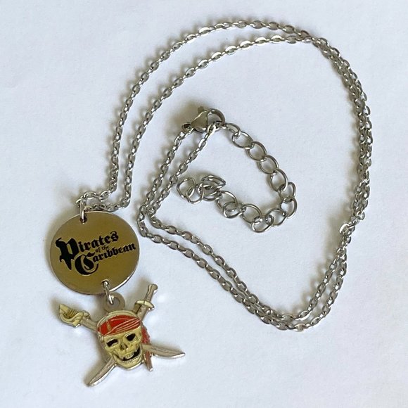 Vintage Disney Pirates of the Caribbean Necklace Charm Skull Crossbones - Picture 7 of 9